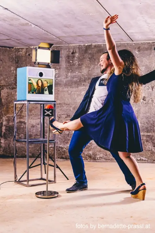 Unsere Hausparty-Fotobox mit Buzzer im Einsatz bei einer 30er Geburtstagsparty