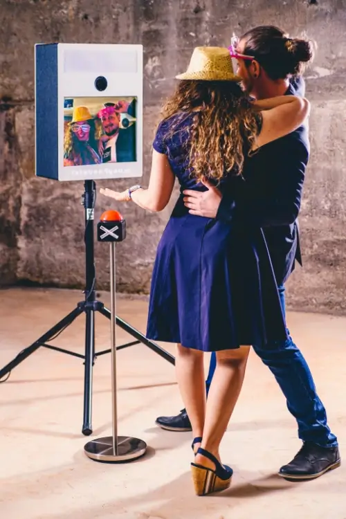 Unsere Premium-Fotobox mit Buzzer im Einsatz bei einer Hochzeit